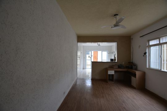 SALA de casa à venda com 4 quartos, 160m² em Jardim Peri Peri, São Paulo