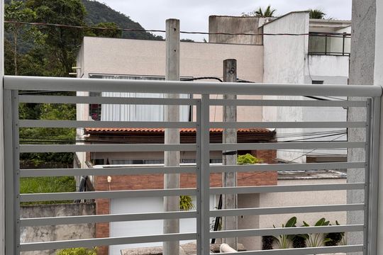 Suíte - Varanda de casa de condomínio para alugar com 3 quartos, 180m² em Vargem Pequena, Rio de Janeiro