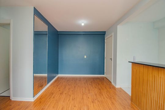Sala de apartamento para alugar com 3 quartos, 60m² em Jardim Itu, Porto Alegre