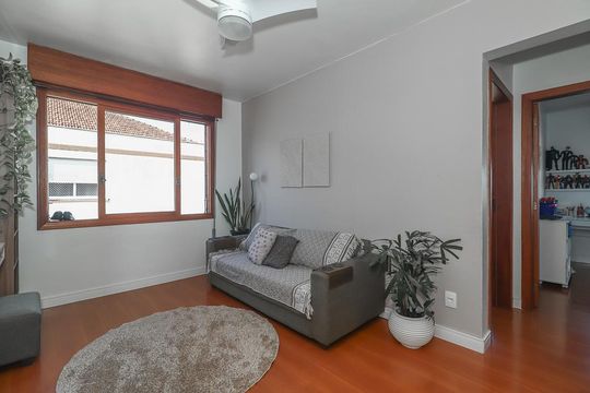 Apartamento à venda com 2 quartos, 76m² em São Sebastião, Porto Alegre