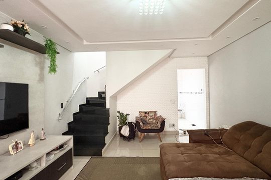 Casa à venda com 3 quartos, 150m² em Vila Penteado, São Paulo
