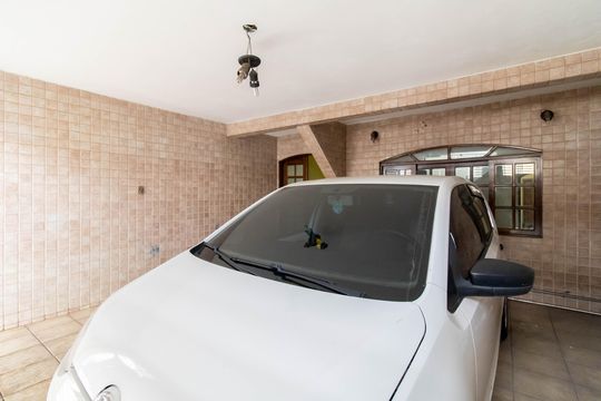 Garagem  de casa para alugar com 3 quartos, 153m² em Jardim Sao Francisco, Guarulhos