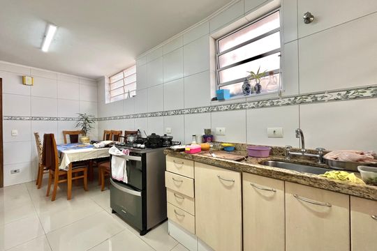 Cozinha de casa à venda com 3 quartos, 200m² em Vila Guarani (zona Sul), São Paulo