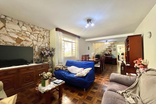Casa à venda com 3 quartos, 200m² em Vila Guarani (zona Sul), São Paulo