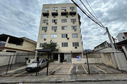 Fachada + placa de apartamento para alugar com 1 quarto, 41m² em Piedade, Rio de Janeiro