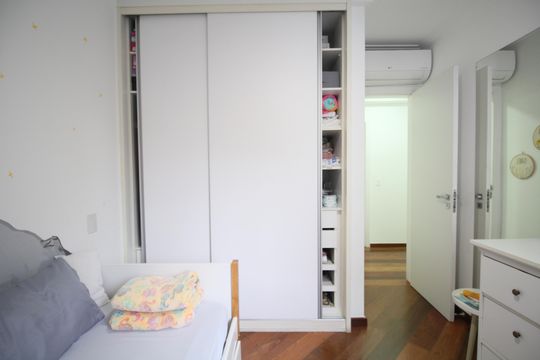 Quarto 2 de apartamento para alugar com 3 quartos, 120m² em Vila Andrade, São Paulo