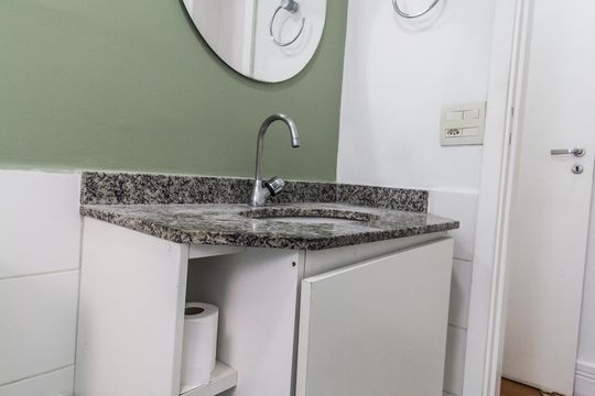 Banheiro da Suíte de apartamento para alugar com 3 quartos, 74m² em Jardim Esperança, Barueri