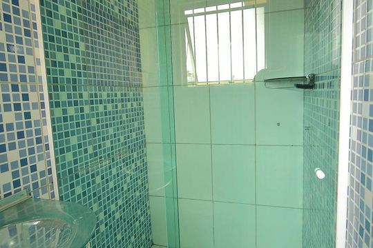 Suíte - Banheiro  de casa para alugar com 3 quartos, 120m² em Ferrazópolis, São Bernardo do Campo