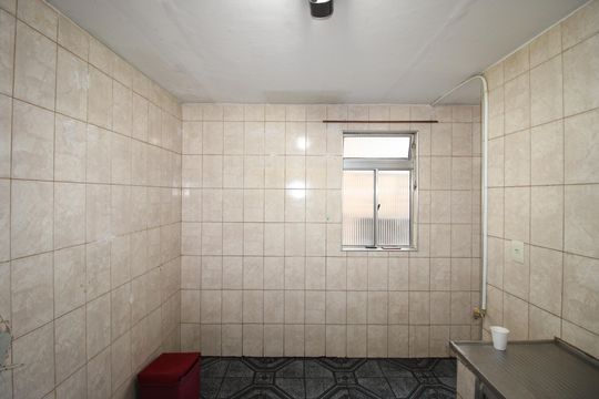 Cozinha de apartamento para alugar com 3 quartos, 45m² em Cidade Tiradentes, São Paulo