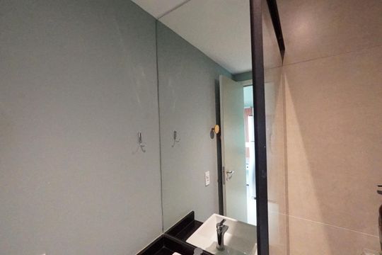 Banheiro de kitnet/studio à venda com 1 quarto, 21m² em Paraíso, São Paulo