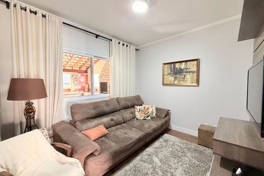 Sala de casa de condomínio à venda com 4 quartos, 200m² em Chácaras Saudáveis E Encantadoras, Jundiaí