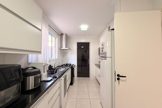 Cozinha de casa de condomínio à venda com 4 quartos, 200m² em Chácaras Saudáveis E Encantadoras, Jundiaí