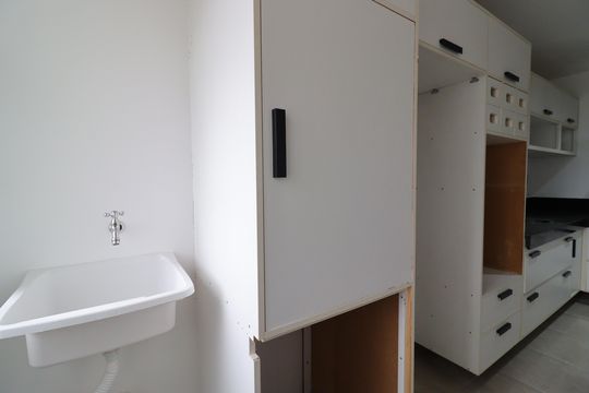 Área de Serviço de apartamento à venda com 3 quartos, 74m² em Jardim Industrial, São Paulo