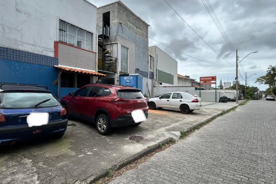 Garagem de apartamento para alugar com 1 quarto, 50m² em Lagoa da Conceição, Florianópolis