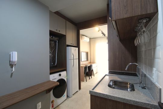 Cozinha de apartamento para alugar com 1 quarto, 33m² em Moema, São Paulo