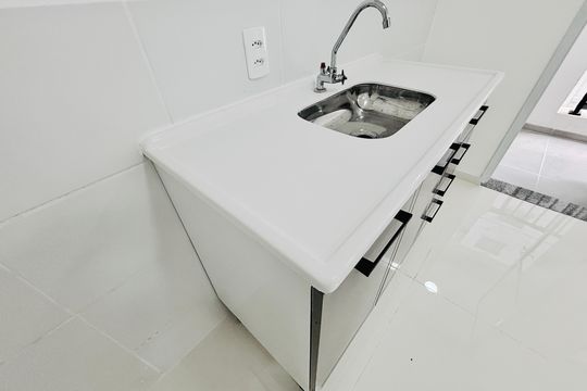 Cozinha de apartamento para alugar com 2 quartos, 39m² em Vila Campanela, São Paulo