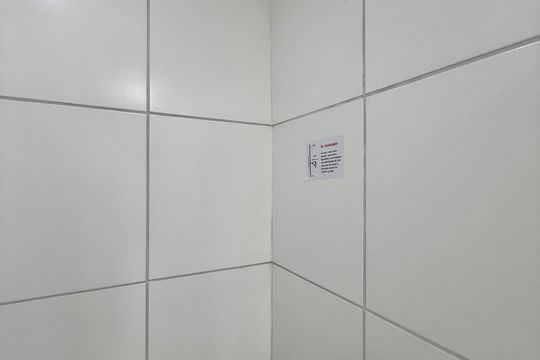 Banheiro  de apartamento para alugar com 2 quartos, 34m² em Jardim São Luís, São Paulo