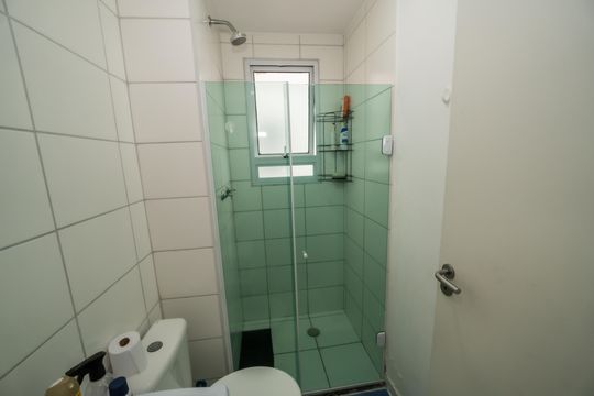 Banheiro  de apartamento para alugar com 2 quartos, 40m² em Bonsucesso, Rio de Janeiro
