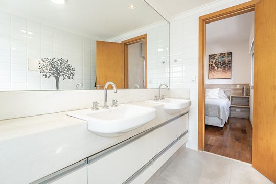 Banheiro Suite de apartamento para alugar com 3 quartos, 133m² em Bosque da Saúde, São Paulo