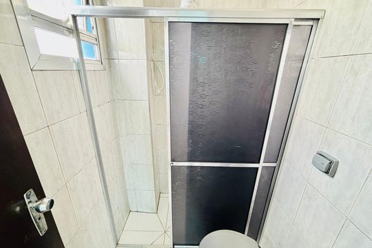 Banheiro de apartamento para alugar com 1 quarto, 40m² em Jardim Miragaia, São Paulo