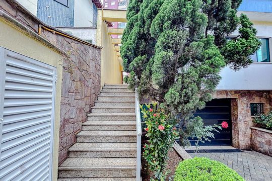 Área externa de casa para alugar com 5 quartos, 379m² em Tatuapé, São Paulo