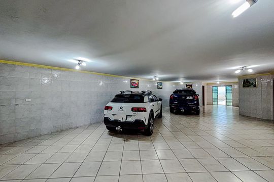Garagem de casa para alugar com 5 quartos, 379m² em Tatuapé, São Paulo
