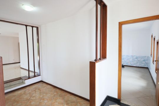 Sala de casa para alugar com 3 quartos, 237m² em Vila Osasco, Osasco