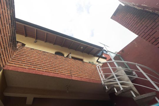 Fachada do bloco de casa para alugar com 1 quarto, 40m² em Vila Guilherme, São Paulo
