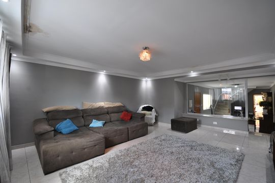 Casa à venda com 4 quartos, 250m² em Vila Constança, São Paulo