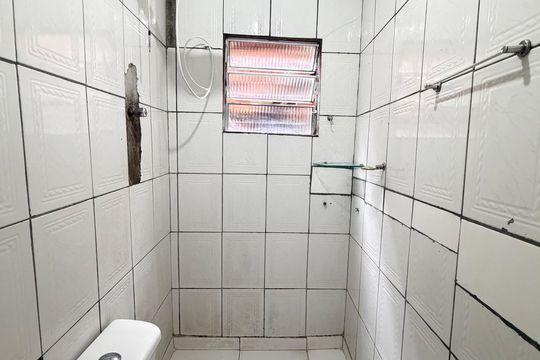 Banheiro Social de casa para alugar com 2 quartos, 60m² em Parque São Bernardo, São Bernardo do Campo