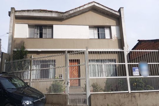 Fachada de casa à venda com 3 quartos, 350m² em Vila São José, São Paulo