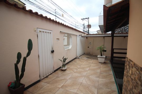 Quintal de casa à venda com 4 quartos, 280m² em Eldorado, Contagem