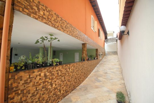 Quintal de casa à venda com 4 quartos, 280m² em Eldorado, Contagem