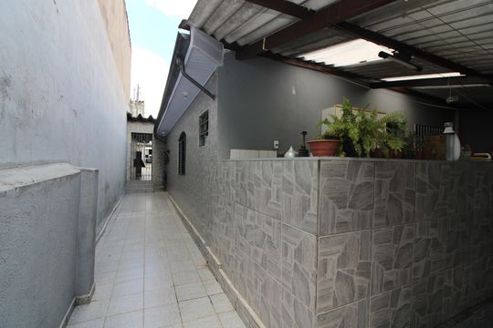 Corredor de casa à venda com 3 quartos, 120m² em Vila Buenos Aires, São Paulo