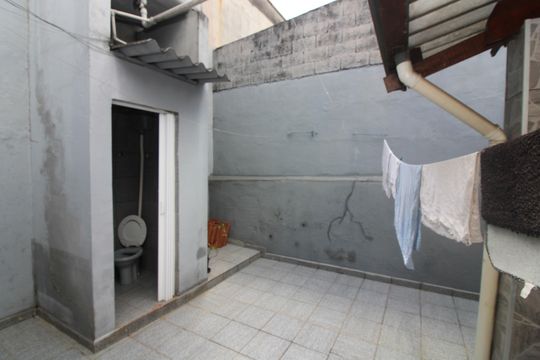 Banheiro externo de casa à venda com 3 quartos, 120m² em Vila Buenos Aires, São Paulo