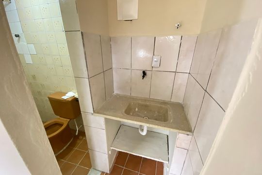 Banheiro de kitnet/studio para alugar com 1 quarto, 24m² em Piedade, Rio de Janeiro
