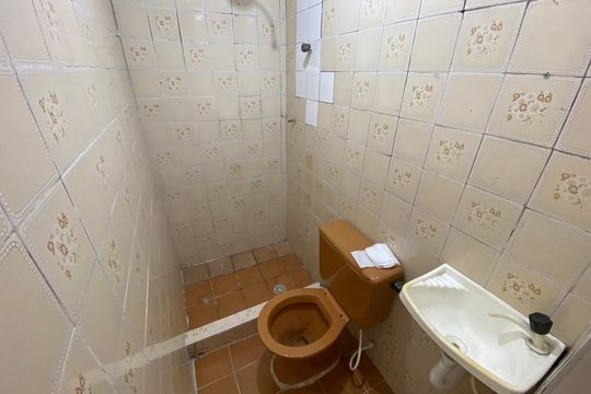 Banheiro de kitnet/studio para alugar com 1 quarto, 24m² em Piedade, Rio de Janeiro