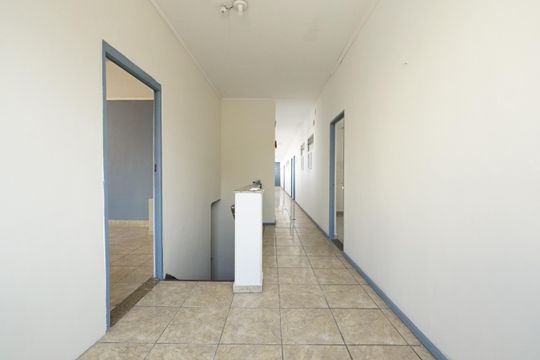 Corredor de kitnet/studio para alugar com 1 quarto, 18m² em Cambuci, São Paulo