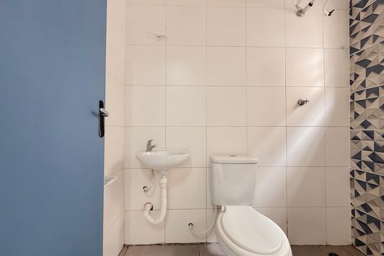 Banheiro de kitnet/studio para alugar com 1 quarto, 18m² em Cambuci, São Paulo