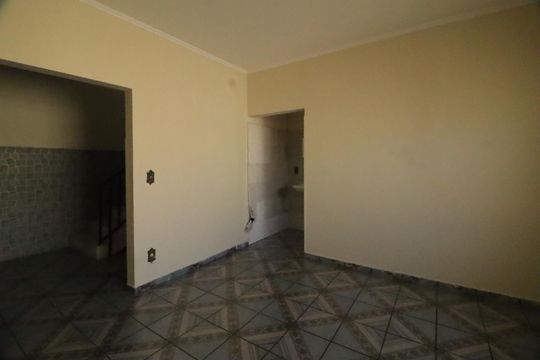 Casa para alugar com 4 quartos, 200m² em Vila Aeroporto, Campinas