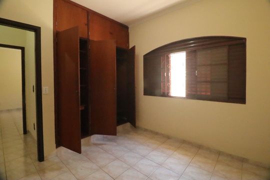 Casa para alugar com 4 quartos, 200m² em Vila Aeroporto, Campinas