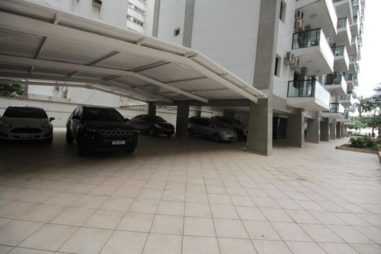 Garagem de apartamento para alugar com 3 quartos, 133m² em Embaré, Santos
