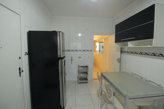 Cozinha  de apartamento para alugar com 3 quartos, 133m² em Embaré, Santos