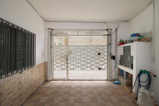 Garagem de casa para alugar com 3 quartos, 98m² em Jardim das Camelias, São Paulo