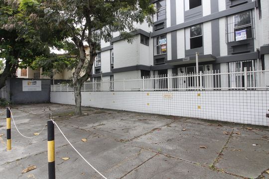 Área comum - Garagem de apartamento para alugar com 2 quartos, 52m² em Braga, Cabo Frio