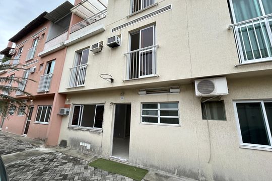 Fachada de casa para alugar com 3 quartos, 106m² em Todos Os Santos, Rio de Janeiro