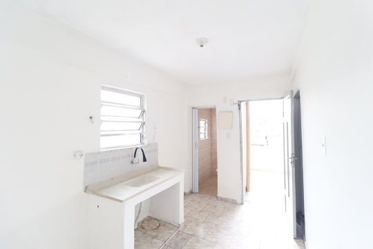 Casa para alugar com 1 quarto, 40m² em Jardim Tremembe, São Paulo