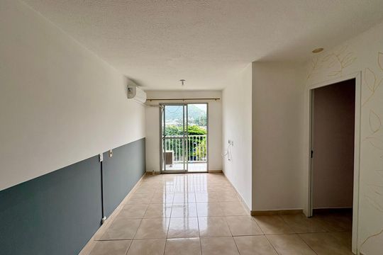 Sala de apartamento para alugar com 2 quartos, 54m² em Taquara, Rio de Janeiro