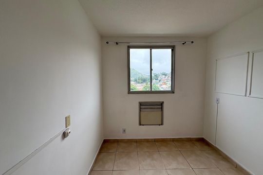 Quarto 2 de apartamento para alugar com 2 quartos, 54m² em Taquara, Rio de Janeiro