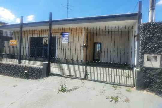Fachada de casa para alugar com 3 quartos, 180m² em Jardim Eulina, Campinas